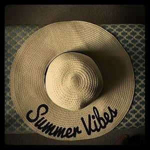 Oversized floppy hat